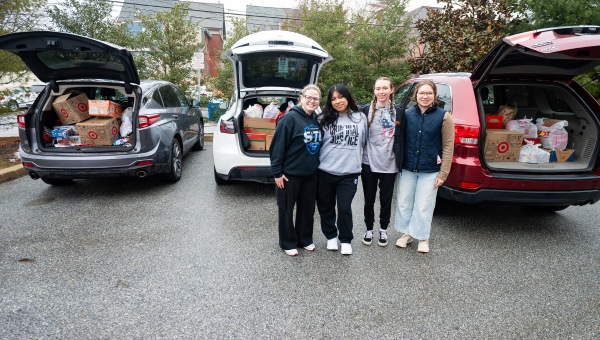 CBPM Students picking up food for food drive